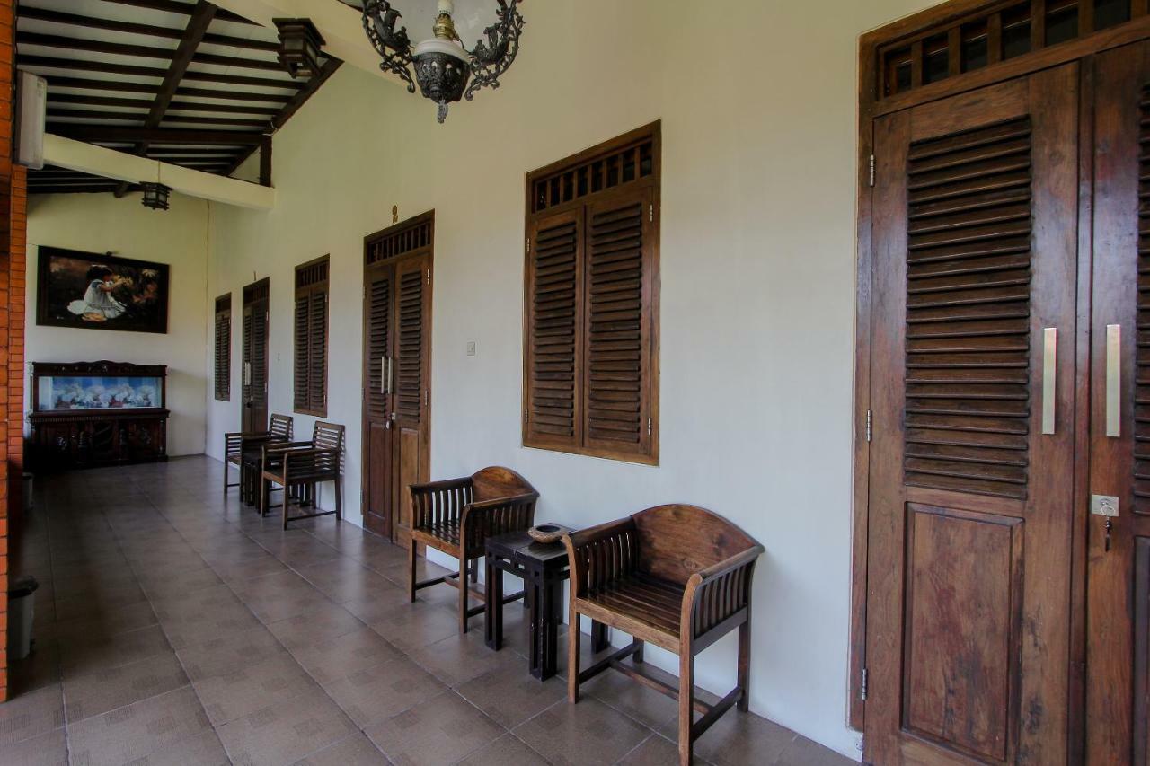 Oyo 1361 Singosari Family Residence Banyuwangi (East Java) Exterior foto