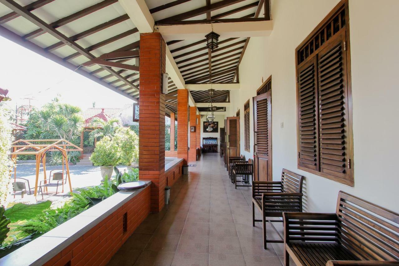 Oyo 1361 Singosari Family Residence Banyuwangi (East Java) Exterior foto