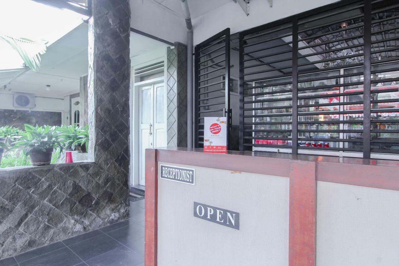 Oyo 1361 Singosari Family Residence Banyuwangi (East Java) Exterior foto