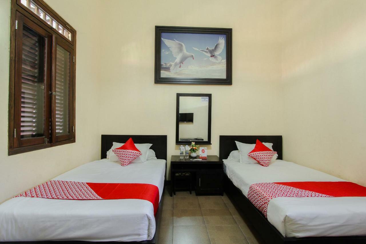 Oyo 1361 Singosari Family Residence Banyuwangi (East Java) Exterior foto