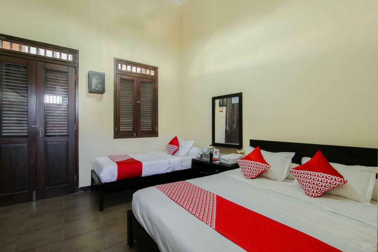 Oyo 1361 Singosari Family Residence Banyuwangi (East Java) Exterior foto