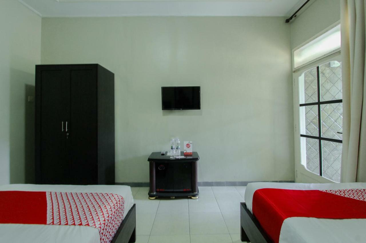 Oyo 1361 Singosari Family Residence Banyuwangi (East Java) Exterior foto