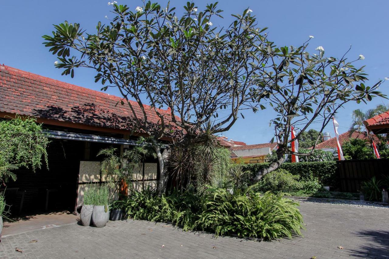 Oyo 1361 Singosari Family Residence Banyuwangi (East Java) Exterior foto
