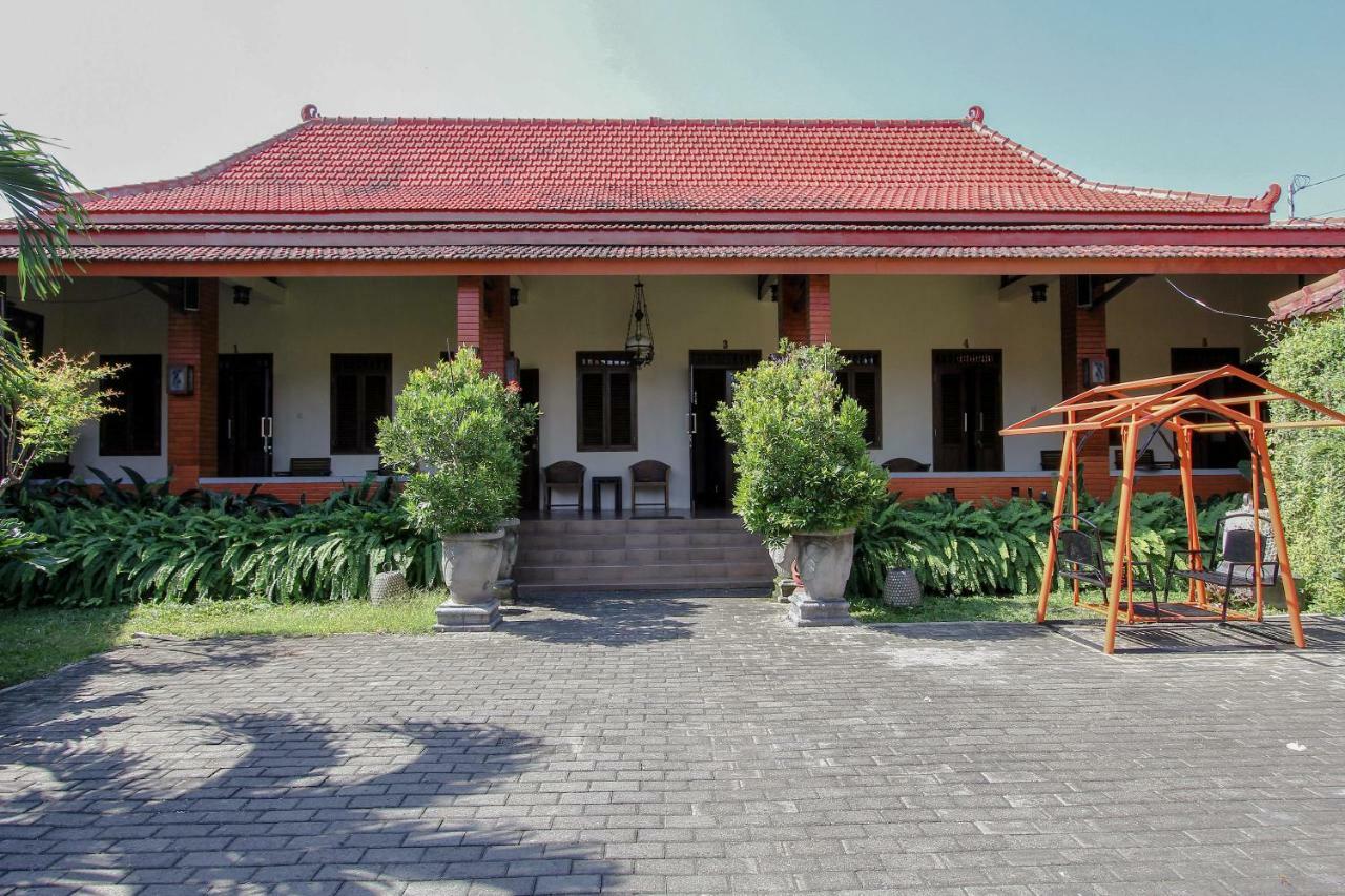 Oyo 1361 Singosari Family Residence Banyuwangi (East Java) Exterior foto