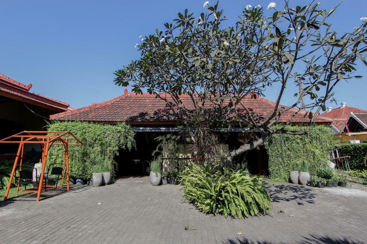 Oyo 1361 Singosari Family Residence Banyuwangi (East Java) Exterior foto